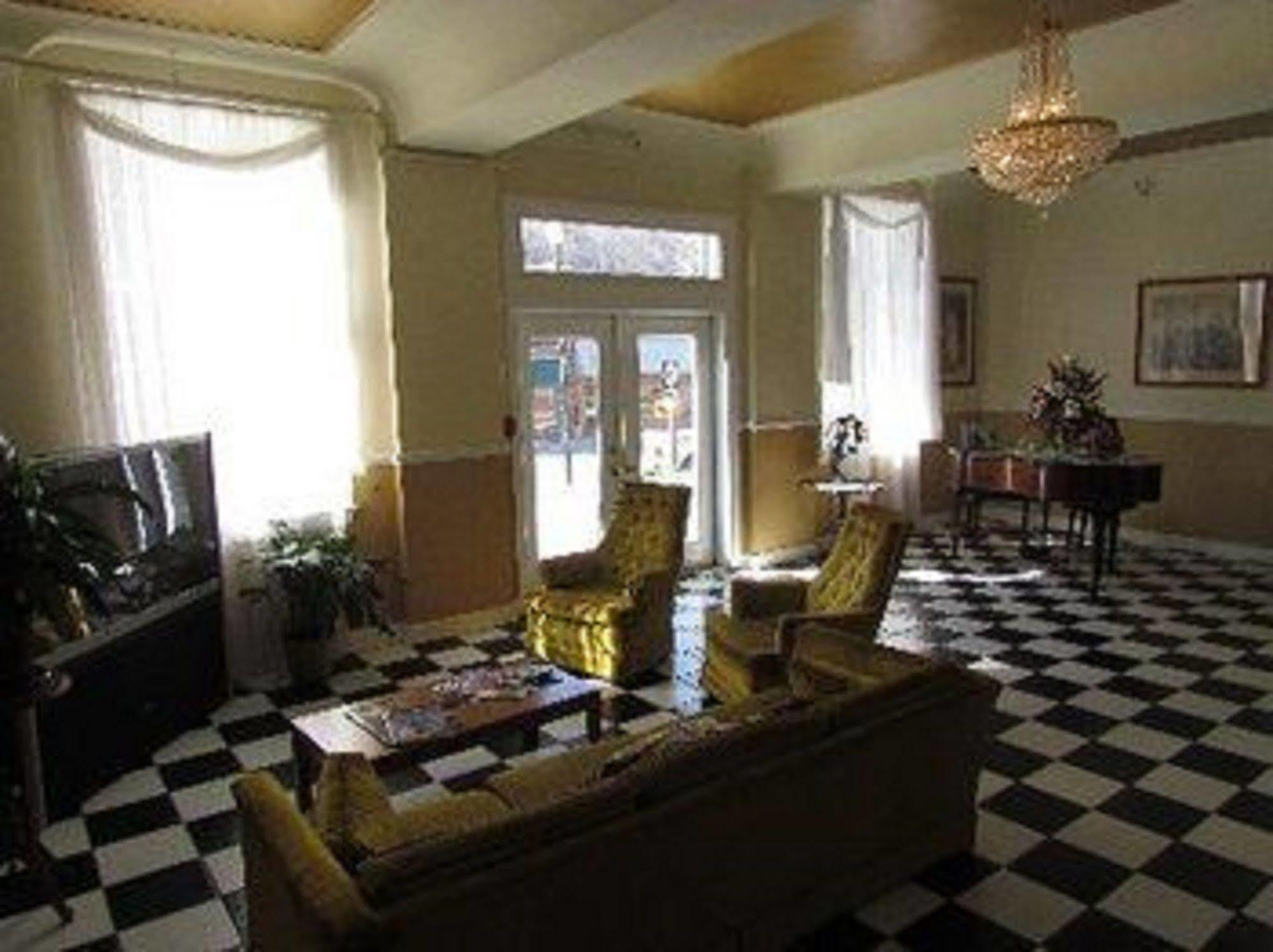 Macarthur Inn Narrows Interieur foto